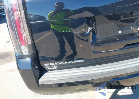 2017 Cadillac Escalade Luxury z USA, uszkodzony, nr VIN 1GYS3BKJ6HR227115